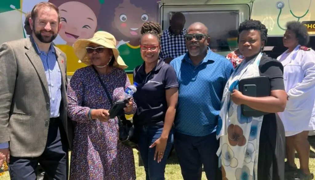 The Tshikululu project team on the ground with partners
